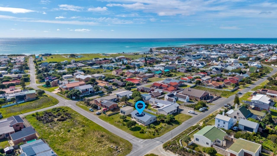 4 Bedroom Property for Sale in Struisbaai Western Cape